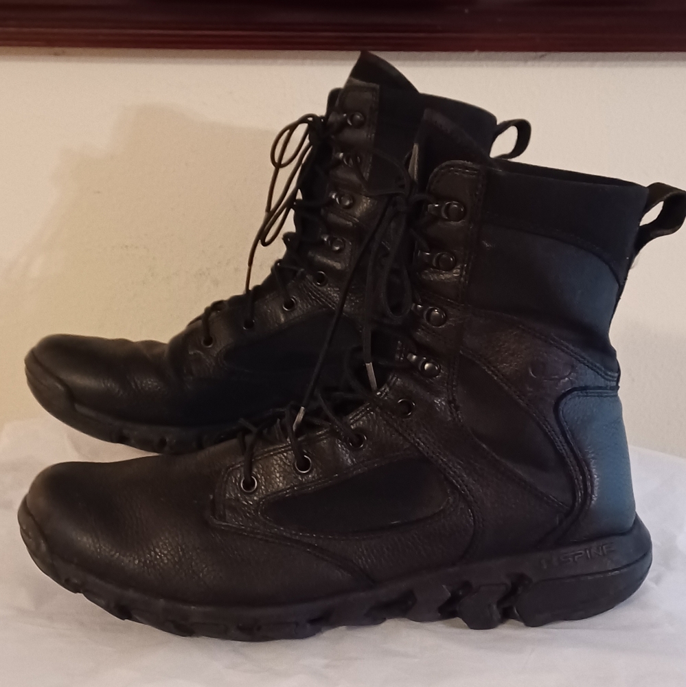 Under Armour Combact Boots Size 14.